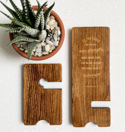 Teacher Phone Stand {Galatians 6:9} and {Deuteronomy 32:2}